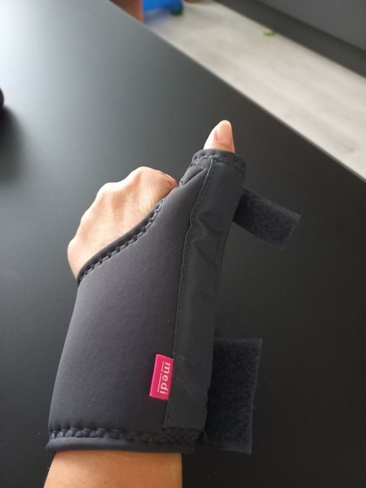 Ортеза за ляв палец