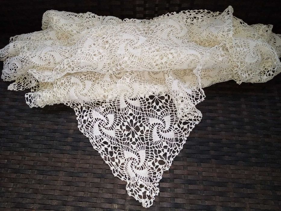 Покривка за голяма маса или легло - 190/120