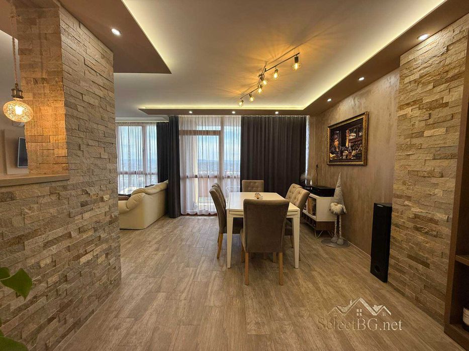 Продава се Четиристаен апартамент в Велико Търново, Акация - 160 кв.м за 1675 €/кв.м - Снимка #2