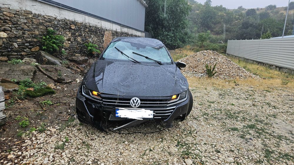 VW Arteon на части