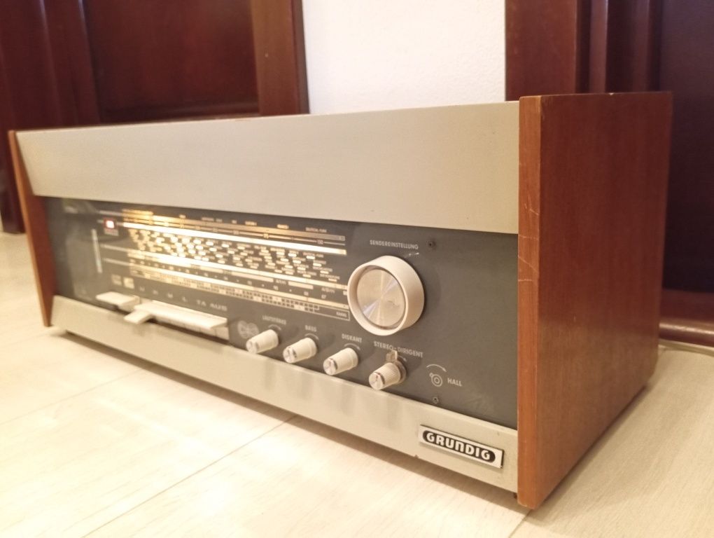 Grundig Stereomeister 35M radioreceiver Lampi