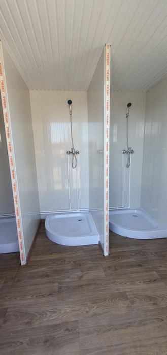 Vand containere modulare cu cabine de dus