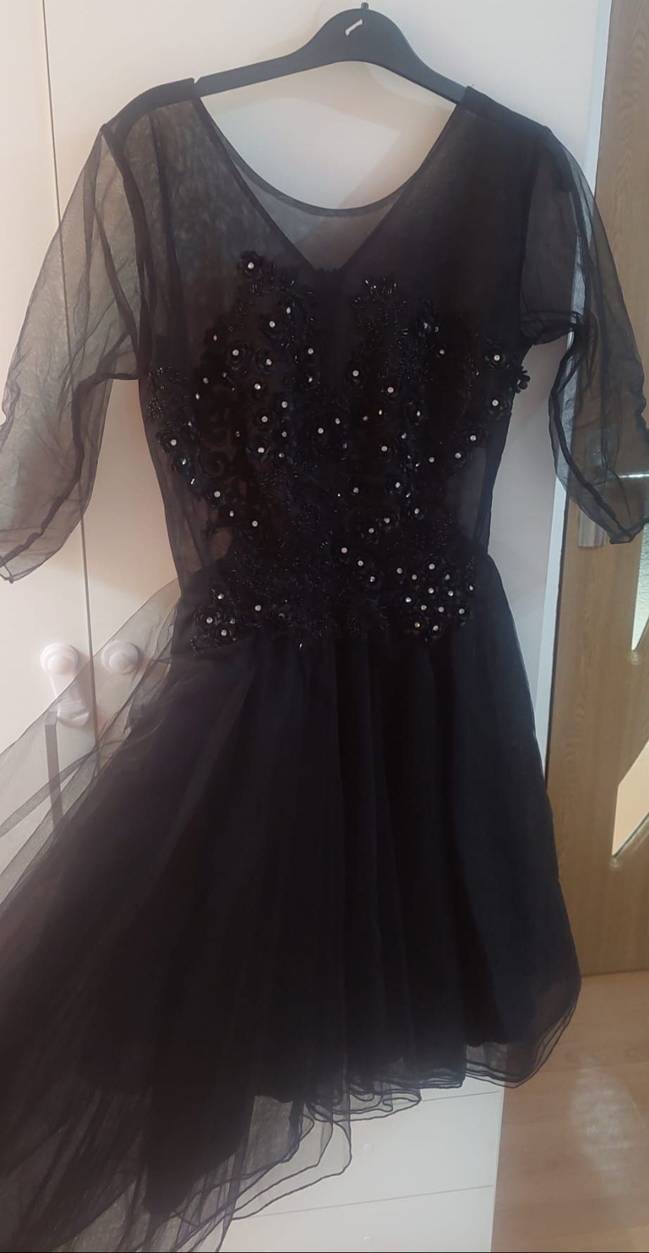 Rochie din tulle neagra cu aplicații deosebite