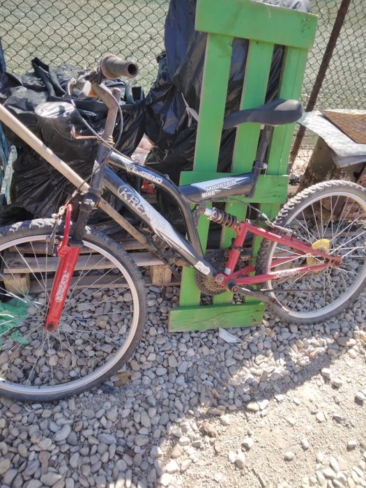 Bicicleta pt piese gume bune 24"