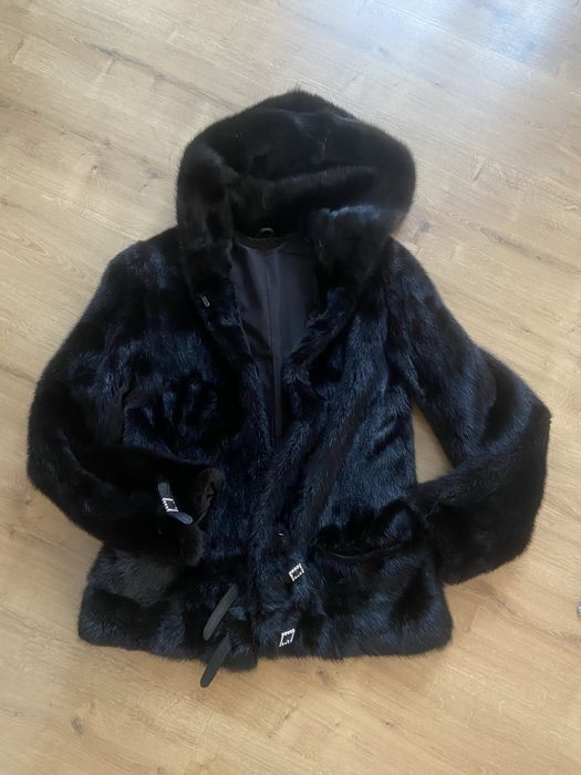 продаю норковую шубку с капюшоном