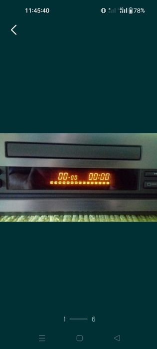 Vând CD player JVC