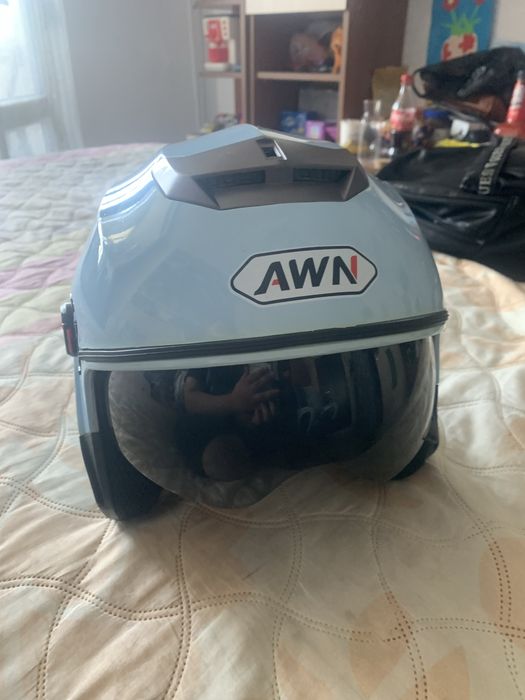 Продавам каска