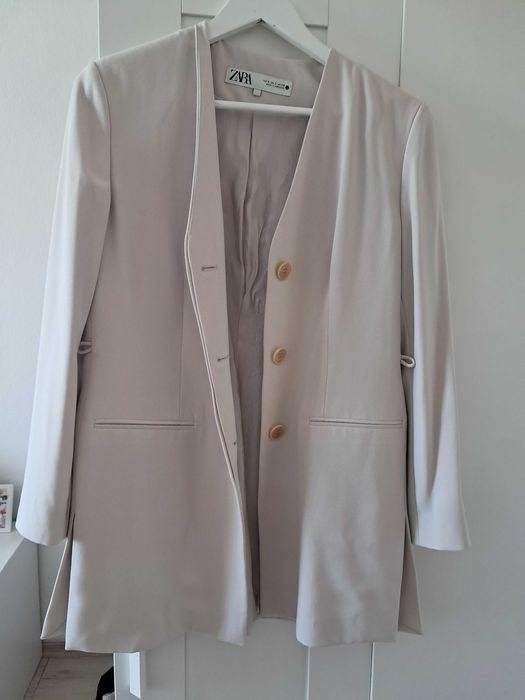 Сако на Зара с странични цепки