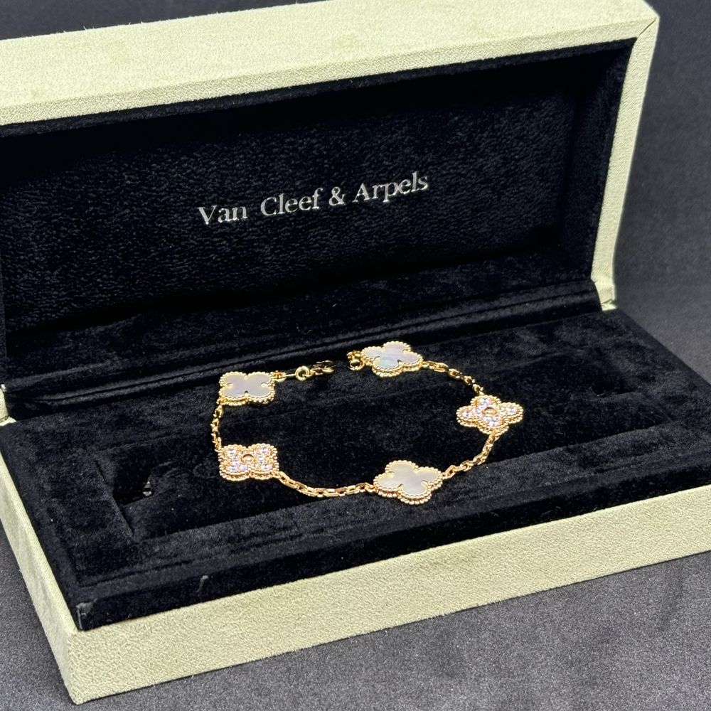 Гривна Van Cleef & Arpels - 5 различни цвята.
