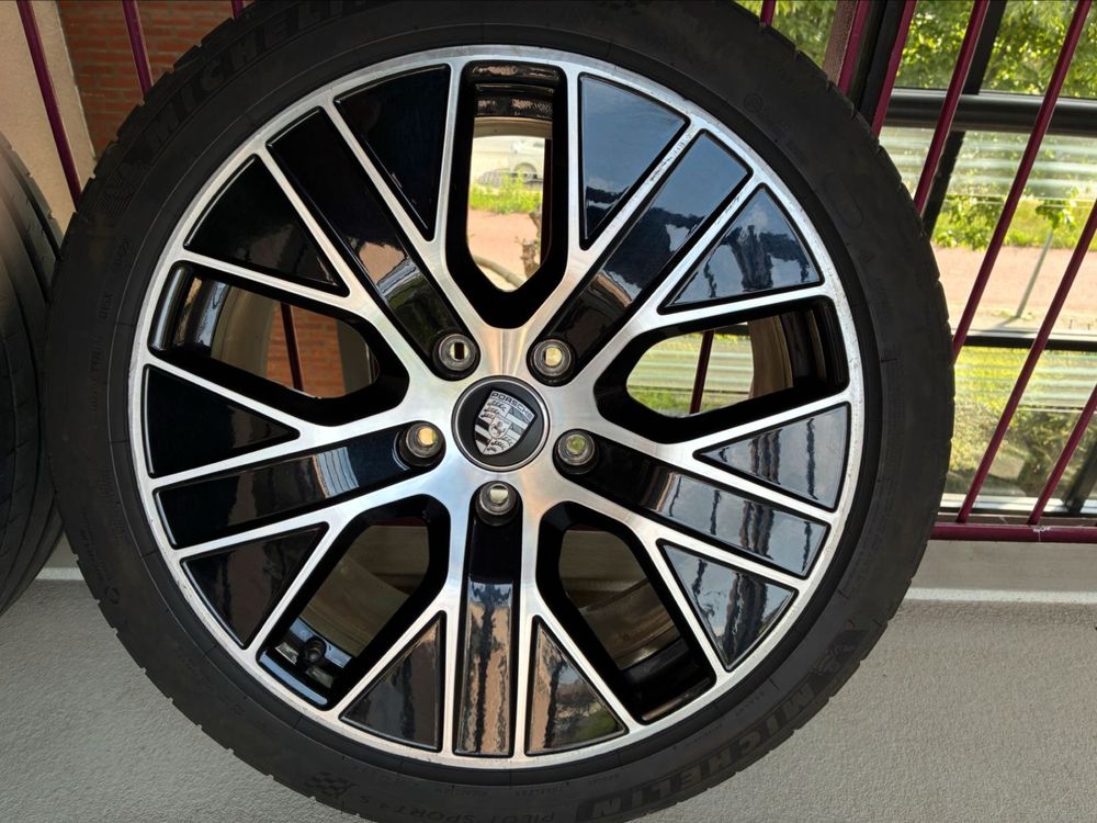 Оригинални джанти порше тайкан 20 цола Porsche taycan