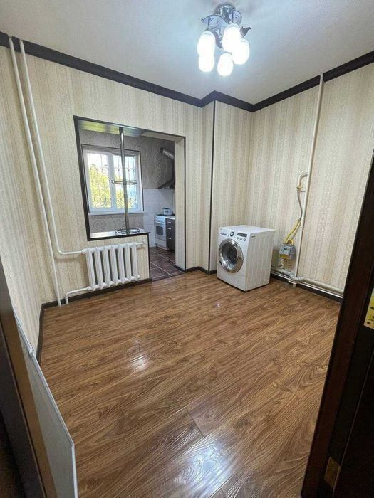 Срочно! 4/4/5 в Сергели 8! Квартира 92 м², дом панельный. Метро - 600м