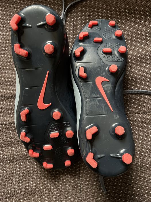 Adidasi Nike marimea 38.5 (EU)