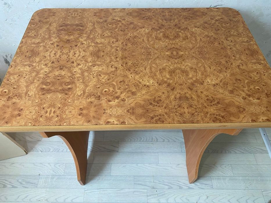 Продам стол кухонный