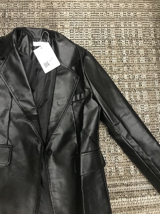 Продам новый пиджак и женскую джинсовую куртку
