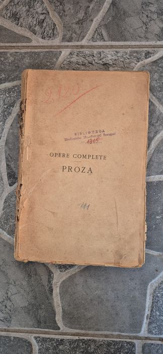 Vând cărți vechi foarte bine conservate