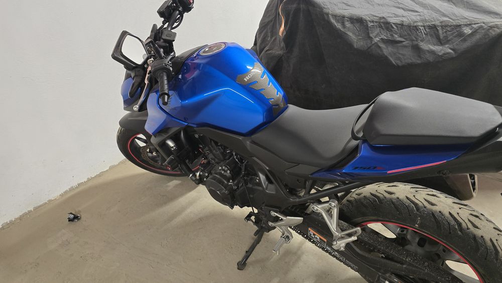 Honda Hornet cb750 2025