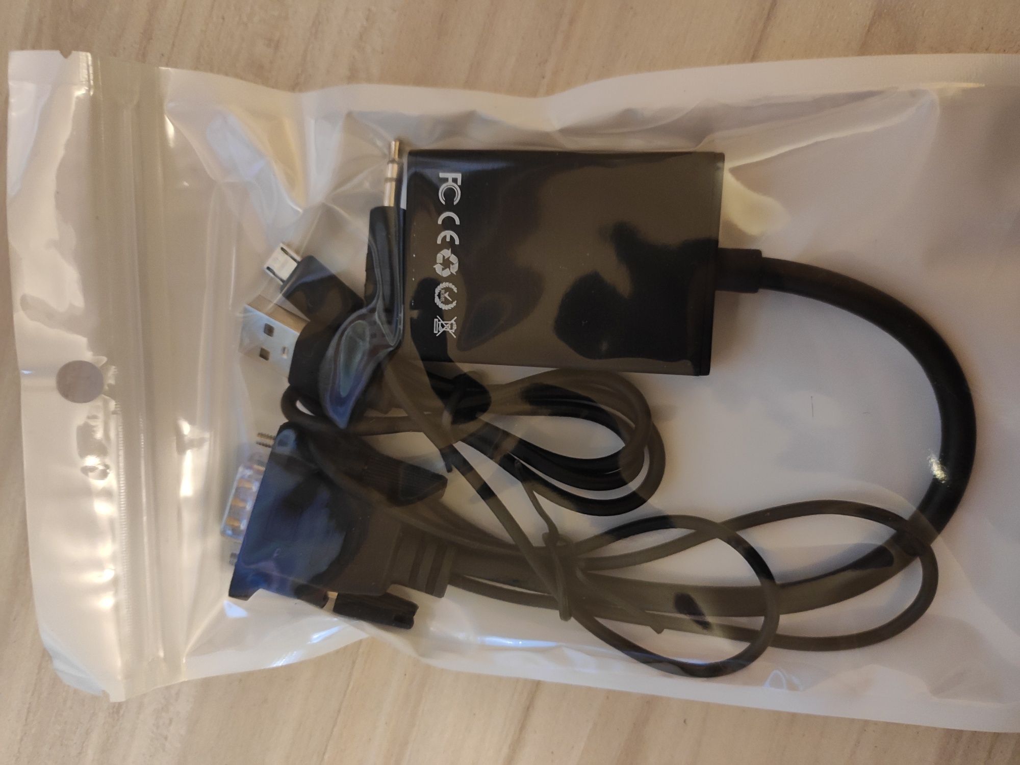 Преходник VGA към устройства с HDMI и аудио.