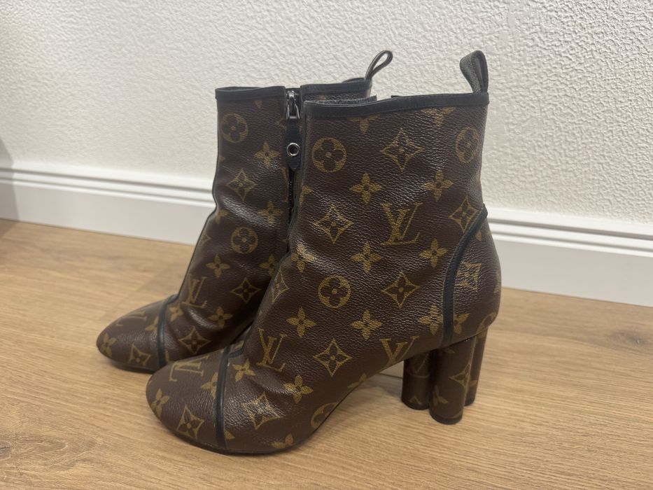 Оригинални боти LOUIS VUITTON номер 38