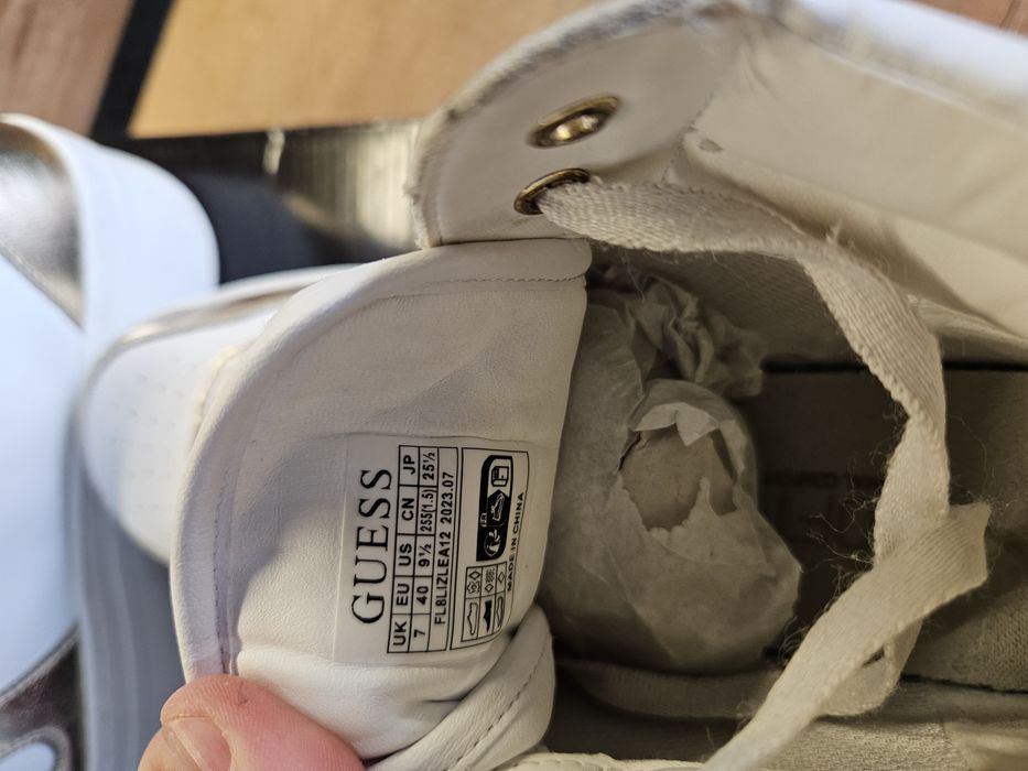 Дамски високи маратонки GUESS 40