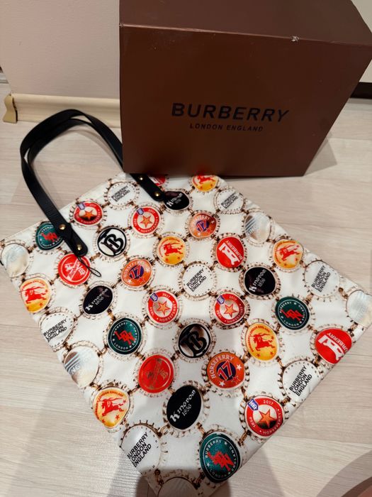 Чанта Burberry оригинална с етикети