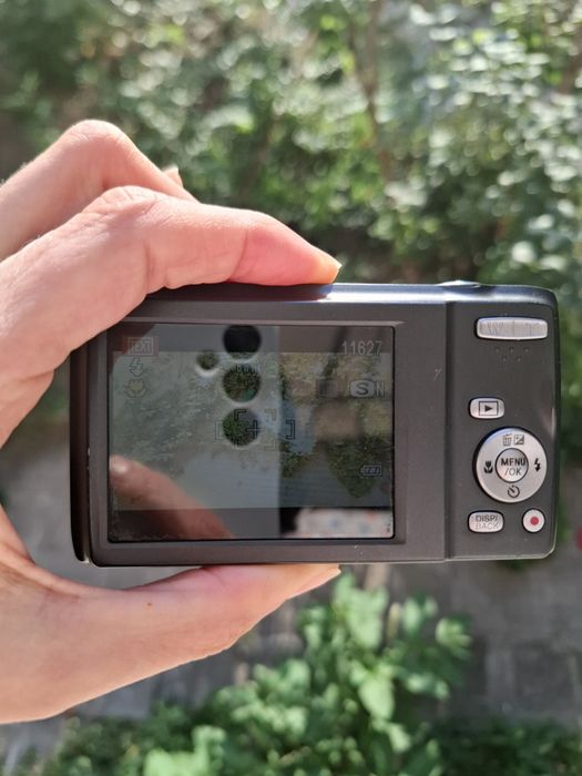 Компактен дигитален фотоапарат FUJIFILM FINEPIX JZ100