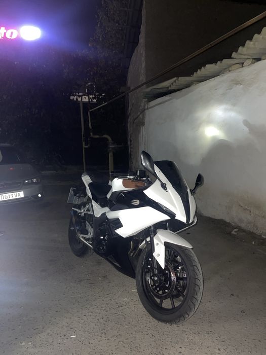 Moto sotiladi 2500$