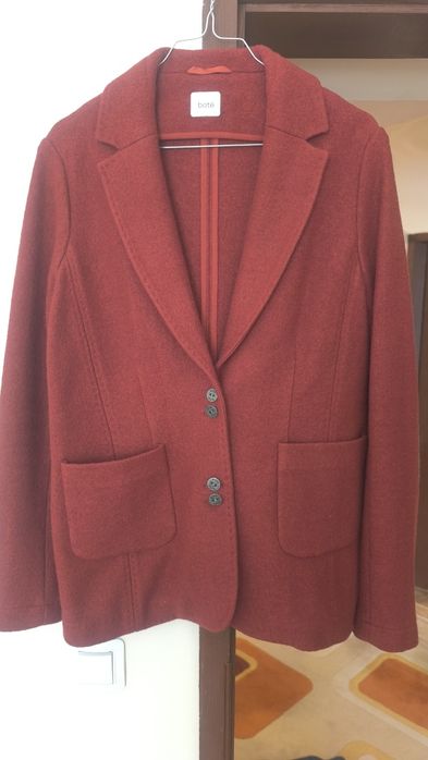 Стилни дамски сака!