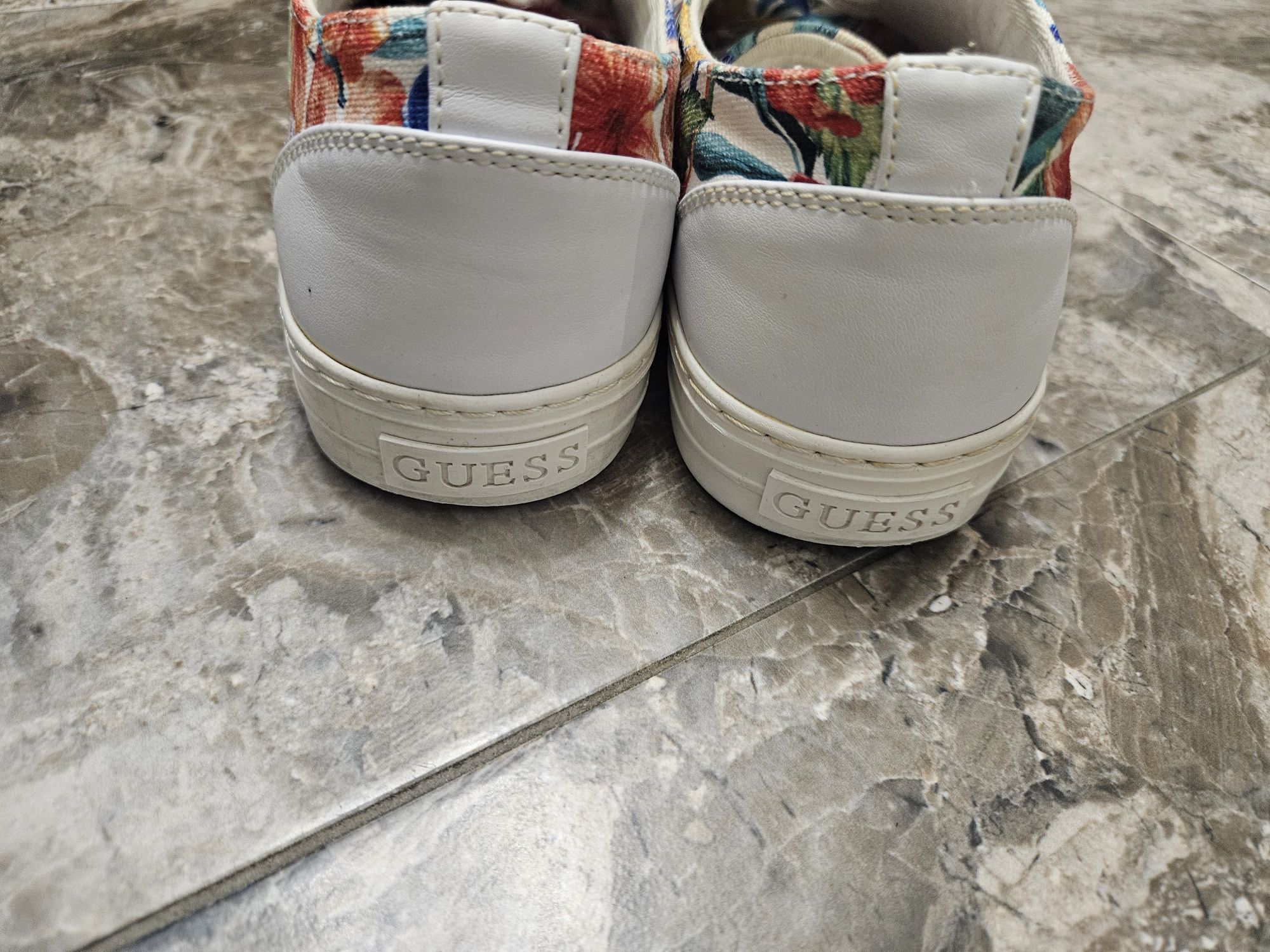 Дамски кецове GUESS