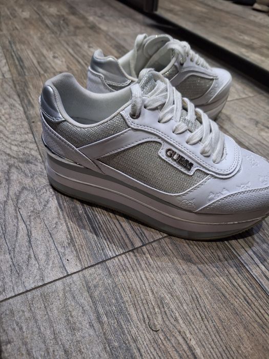 Маратонки  GUESS