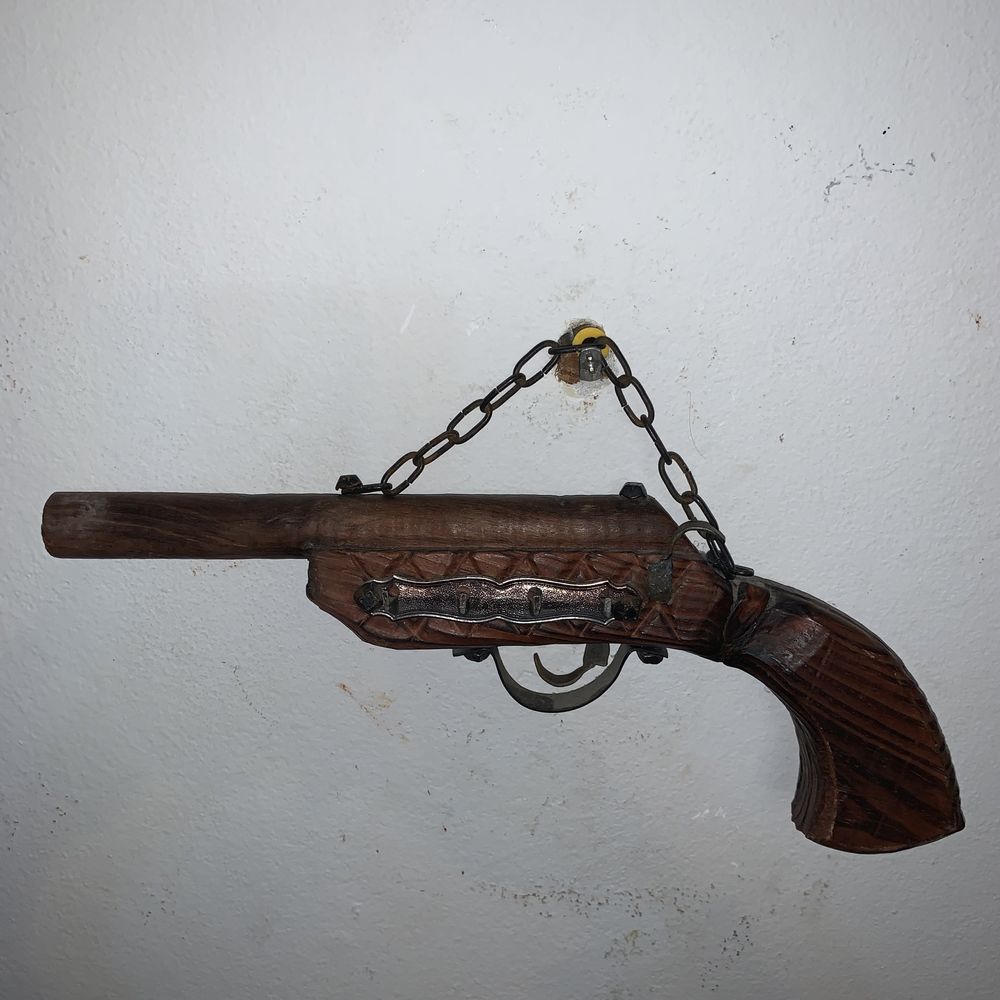 Suport de chei pistol decor