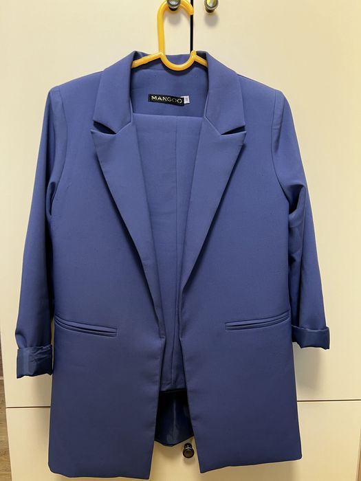 Продам женский стильный костюм