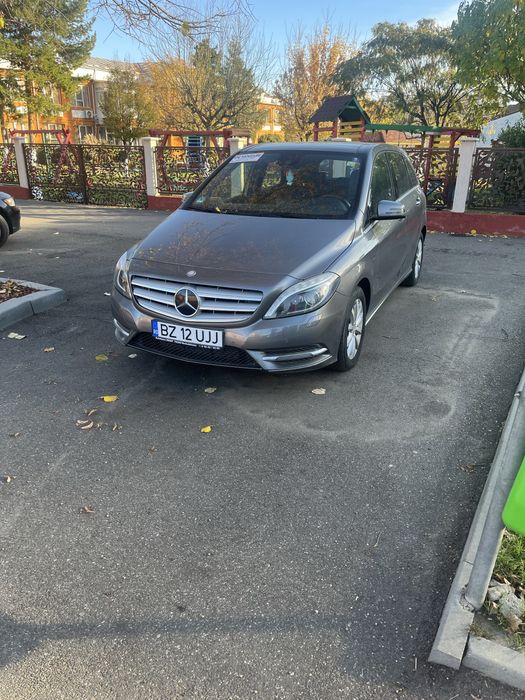 Mercedes-benz b200