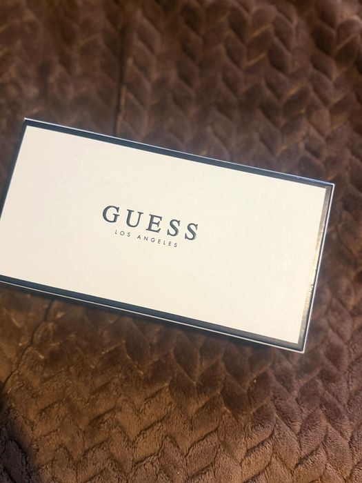 Портмоне Guess ново