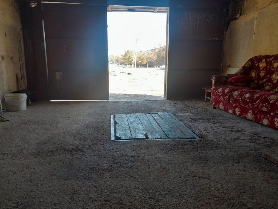 Продаётся гараж бетонный с пристройкой город Чирчик 3 микрорайон