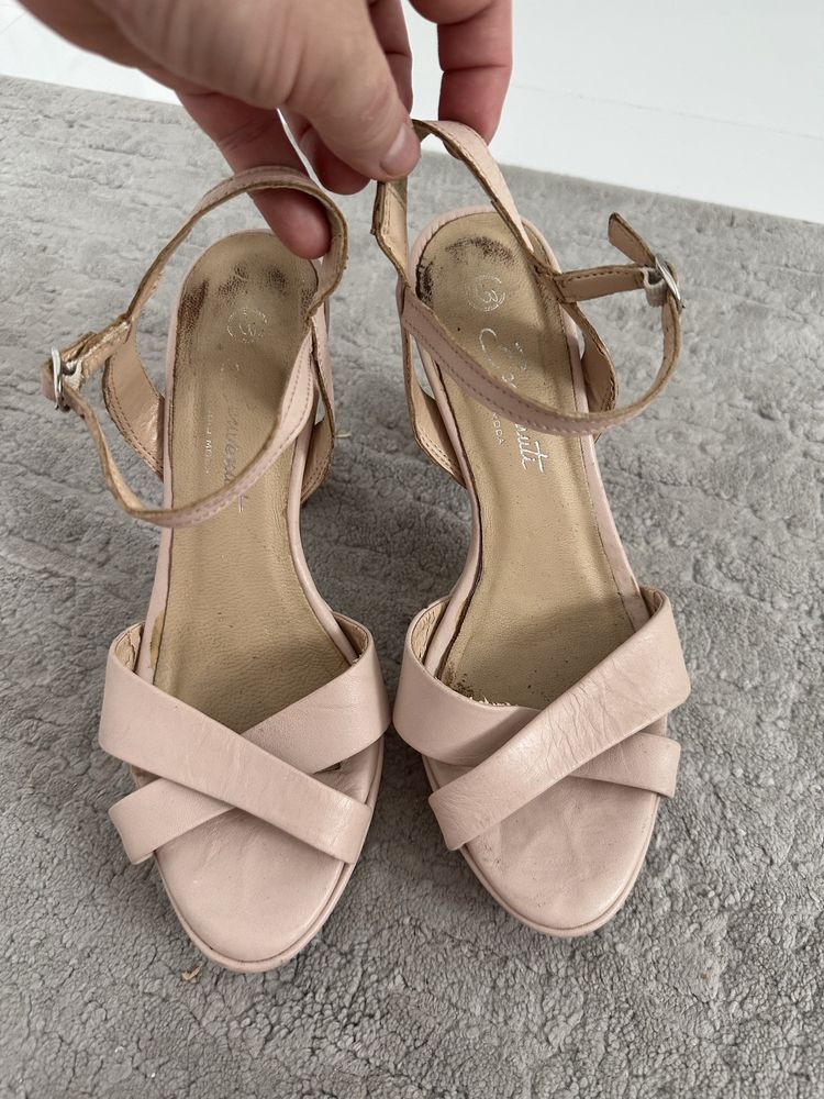 Sandale marimea 38