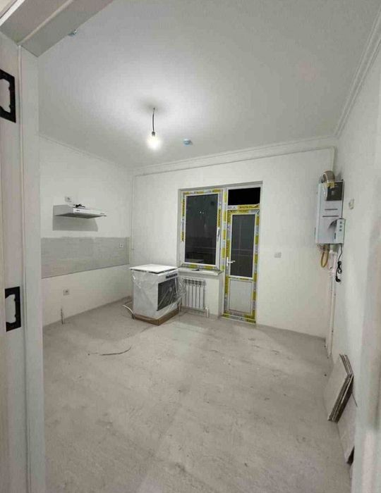 Yashnabod olmos maxallada sotiladigon kvartira bor