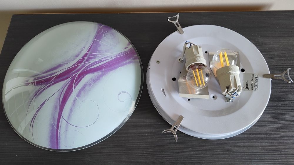 Продавам лампа за таван