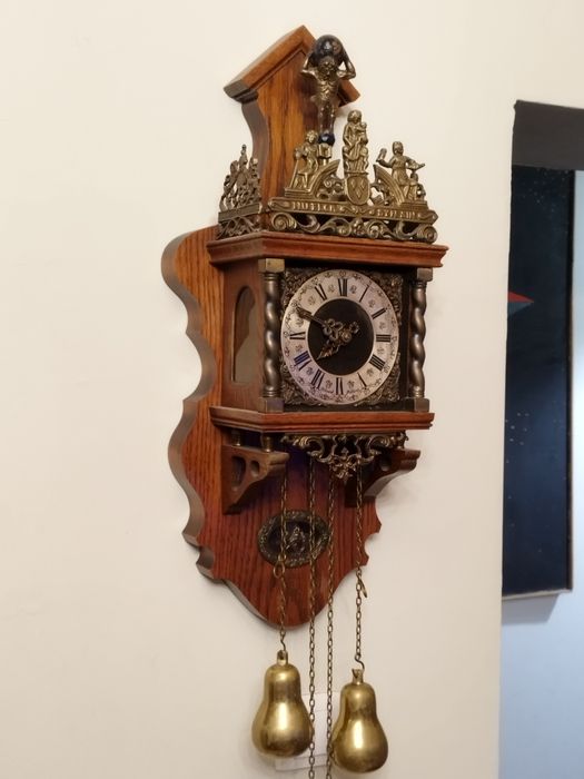 Антикварен стенен холандски часовник - Franz Hermle
Атлас