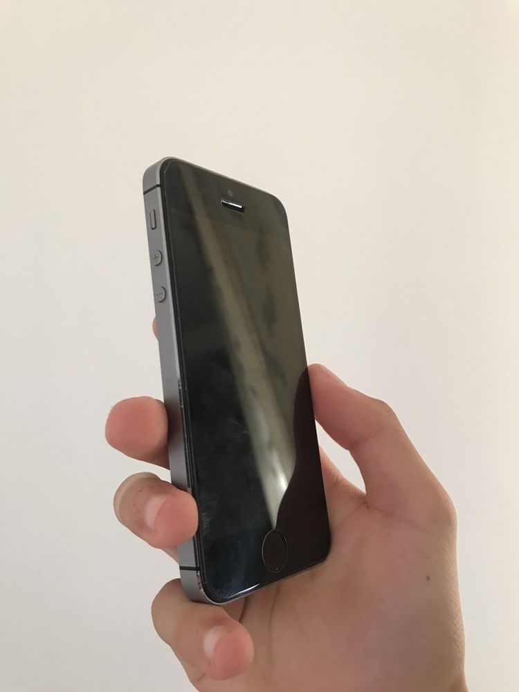 Iphone 5s impecabil liber de retea