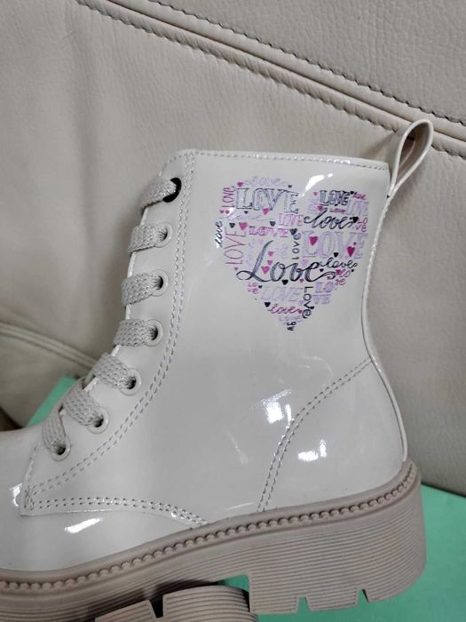 Нови бежови боти - 30 номер