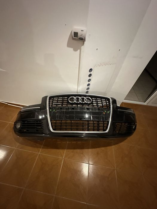 Grila centrala /Bara fata/Audi A8 d3, stare buna !