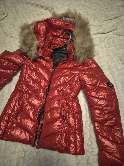 Дамско зимно яке хс,с  и  черно дълго яке