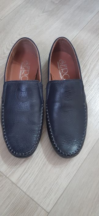 Продам школьные туфли