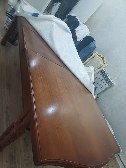 Стол, чистое дерево