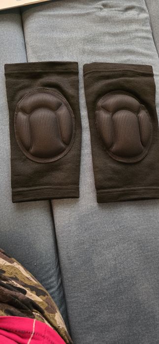 Vând genunchiere marimea M