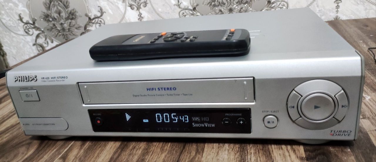 Phillips Hi-Fi видеомагнитафон