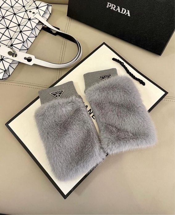 Manusi Prada , calitate premium , noi