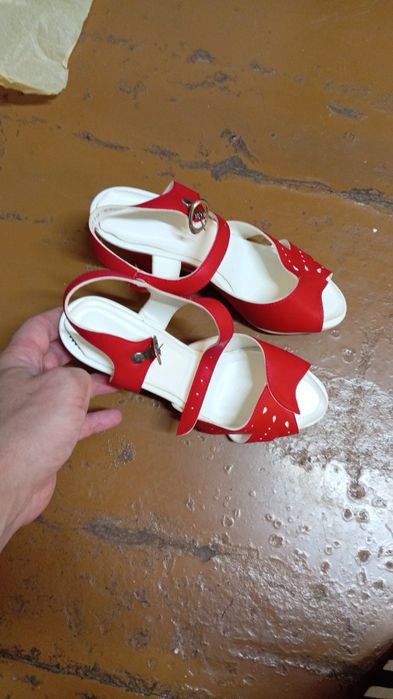 Туфли женские сандалии