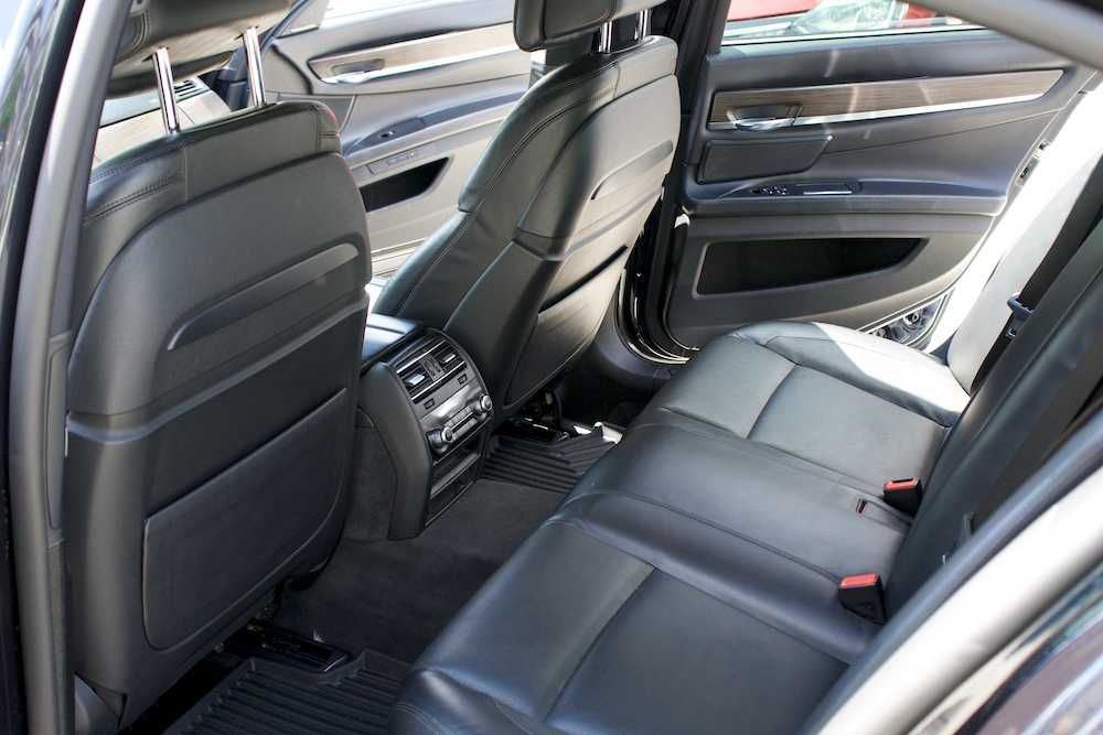 BMW Seria 7 750D xDrive / M Packet / 381 CP / TVA deductibil