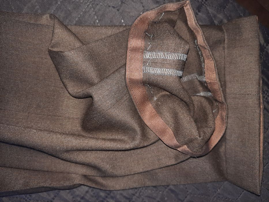 Pantaloni din lână